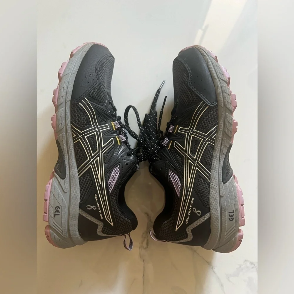Asics Women's Gel-Venture 8 Running Shoes sz 7.5